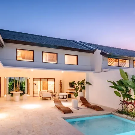 Stylish Brand New Luxurious ~ 5* Location ~ Canggu