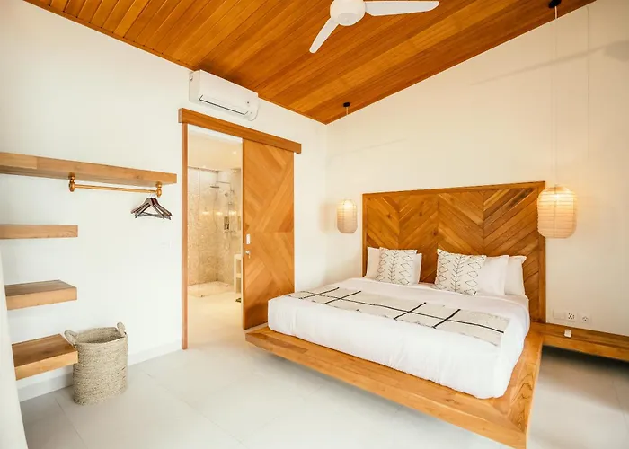 Luxe With Pool & Breakfast Prime Location *