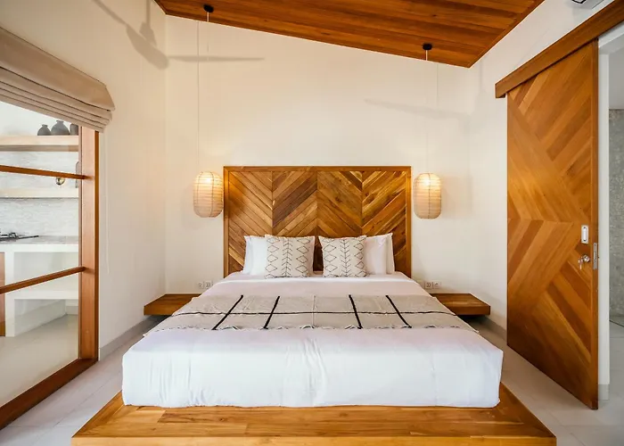 Luxe With Pool & Breakfast Prime Location *