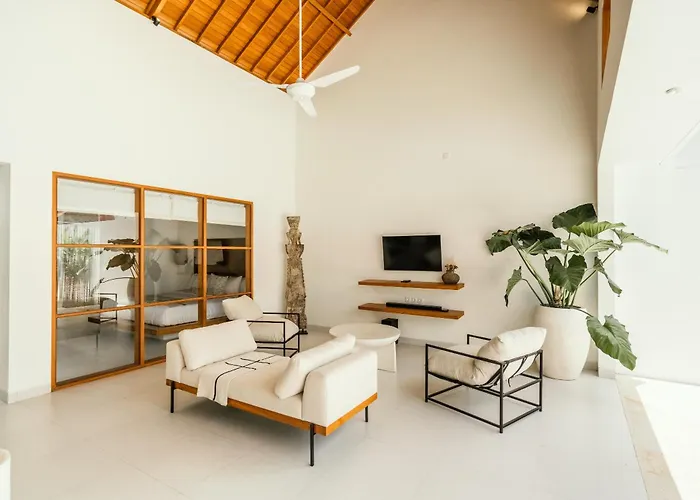 Luxe With Pool & Breakfast Prime Location *