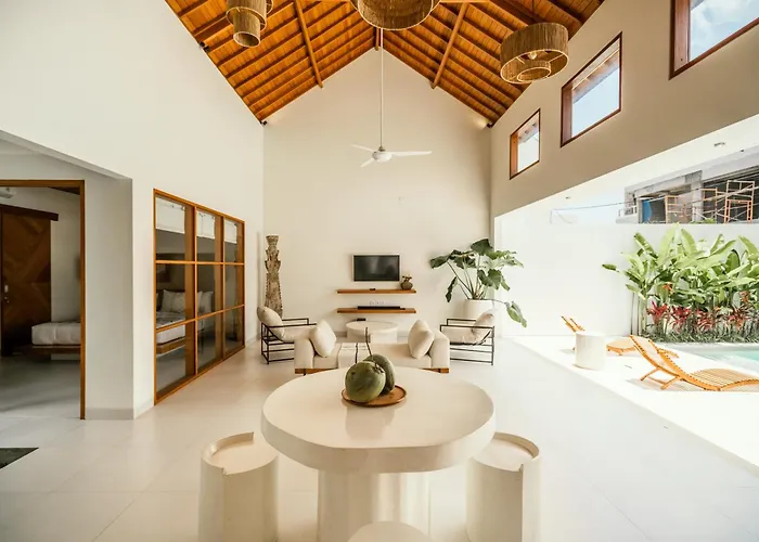 Luxe With Pool & Breakfast Prime Location *